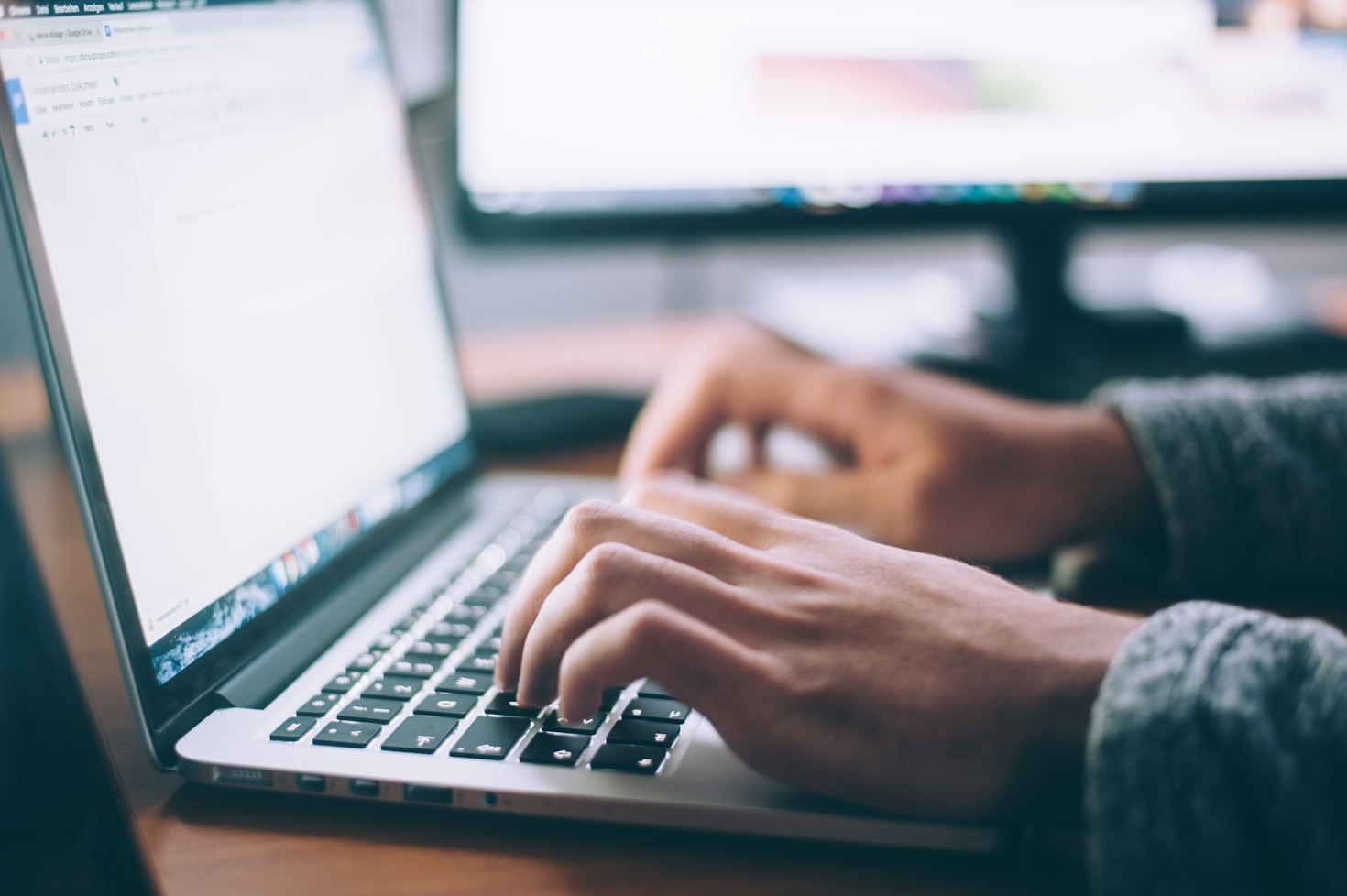 The Role of Reviews in Everyday Decisions